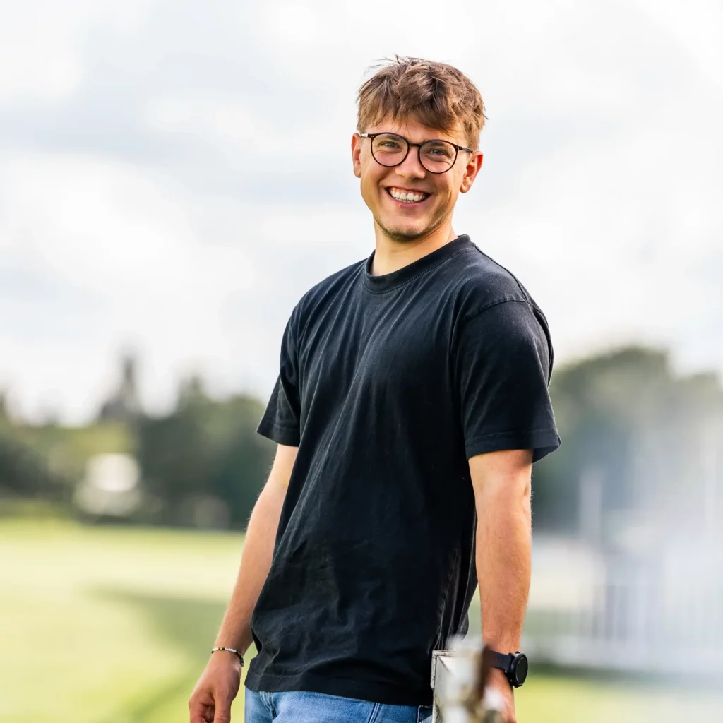 team-rethinking-physio-lasse-harloff-physiotherapie-hamburg-rezeption-praxisorganisation